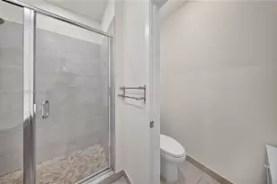 4745 NW 83rd Pkwy, Doral, FL 33166 - Photo 37