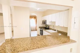 8356 NW 10th St, Miami, FL 33126 - Photo 9