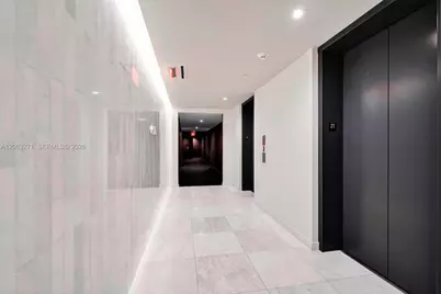 88 SW 7th St #2106, Miami, FL 33130 - Photo 3
