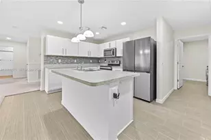 361 SW Thornhill Dr, Port Saint Lucie, FL 34984 - Photo 11