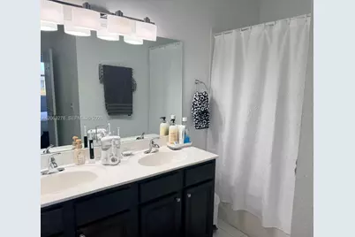 1017 NE 208th St, Miami, FL 33179 - Photo 29