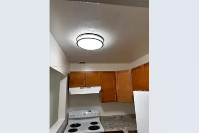 241 SE 9th Ave #203, Pompano Beach, FL 33060 - Photo 9