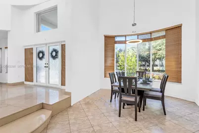 8135 NW 164th Ter #8135, Miami Lakes, FL 33016 - Photo 11