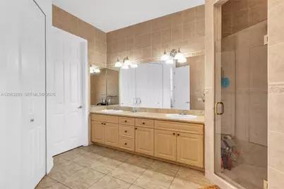8135 NW 164th Ter #8135, Miami Lakes, FL 33016 - Photo 27