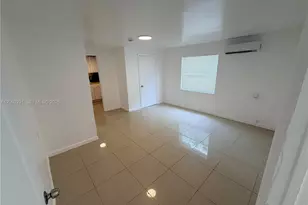 548 NW 30th St, Miami, FL 33127 - Photo 5