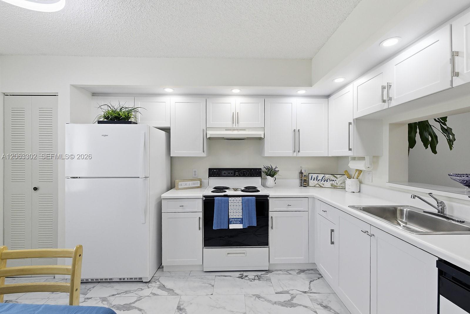 1200 SW 137th Ave #308E main architectural view