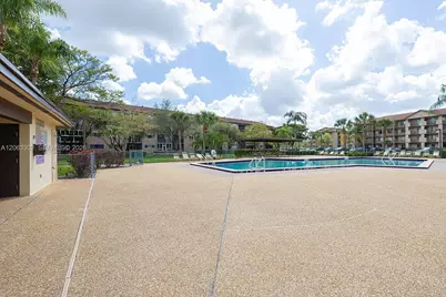 1200 SW 137th Ave #308E, Pembroke Pines, FL 33027 - Photo 27