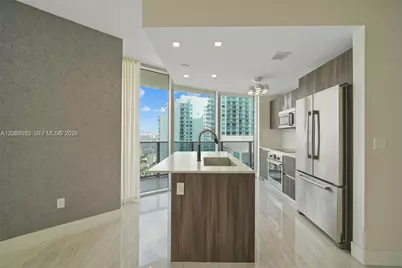 488 NE 18th St #3701, Miami, FL 33132 - Photo 3
