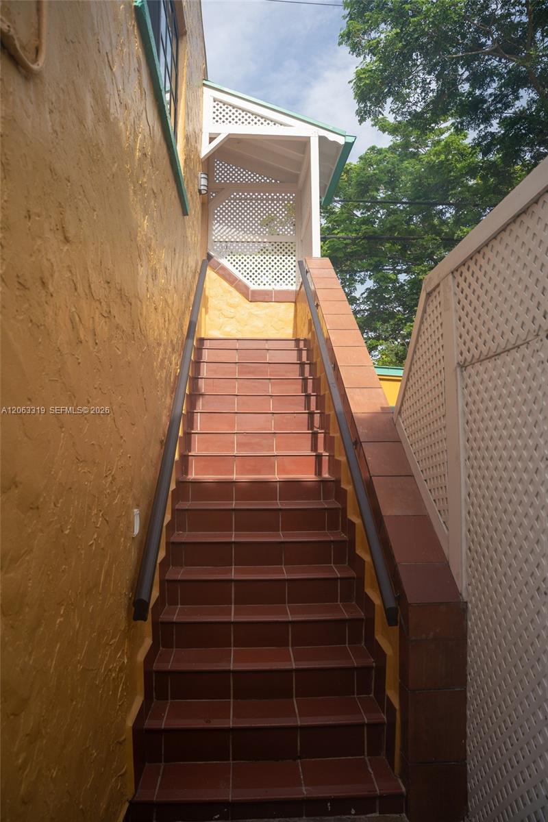 1222 Salzedo St #4 - 1222 Salzedo St #4, Coral Gables, FL 33134 Luxury Property | Jose Angel Pina
