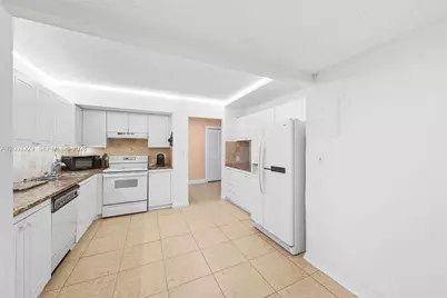 2500 Parkview Dr #812, Hallandale Beach, FL 33009 - Photo 5