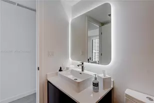 227 NE 2nd St, Miami, FL 33132 - Photo 11