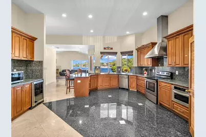 2710 Walkers Way, Weston, FL 33331 - Photo 13