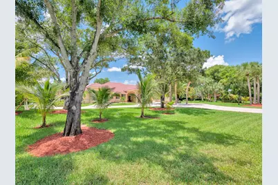 2710 Walkers Way, Weston, FL 33331 - Photo 3