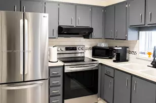 401 SE 3rd St, Dania Beach, FL 33004 - Photo 13