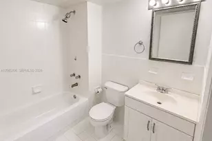 104 SW 9th St, Miami, FL 33130 - Photo 15