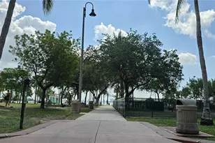 1800 N Bayshore Dr, Miami, FL 33132 - Photo 15