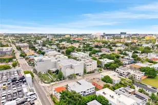 635 SW 7th Ct, Miami, FL 33130 - Photo 13