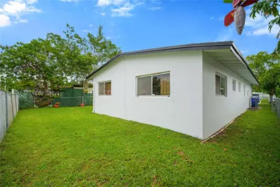 1645 NE 169th St, North Miami Beach, FL 33162 - Photo 31