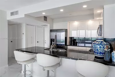 100 Bayview Dr #709, Sunny Isles Beach, FL 33160 - Photo 7