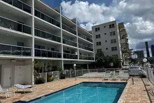 3868 NE 169th St, North Miami Beach, FL 33160 - Photo 9
