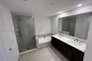 488 NE 18th St, Miami, FL 33132 - Photo 13