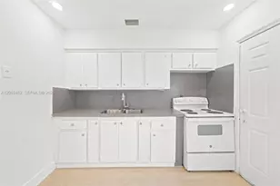1172 NW 64th St, Miami, FL 33150 - Photo 21