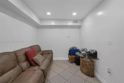 11021 SW 4th St, Sweetwater, FL 33174 - Photo 31