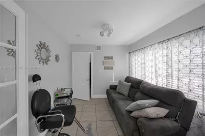 11021 SW 4th St, Sweetwater, FL 33174 - Photo 7