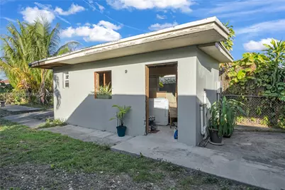 11021 SW 4th St, Sweetwater, FL 33174 - Photo 27