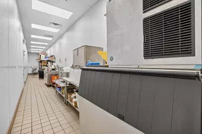 Boba Tea Shop For Sale in North Miami Beach, North Miami, FL 33181 - Photo 9