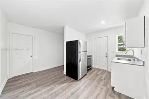 925 NW 69th St, Miami, FL 33150 - Photo 17