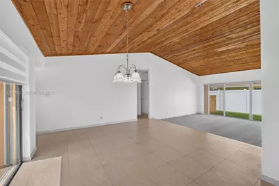 725 NW 49th Ave, Coconut Creek, FL 33063 - Photo 5