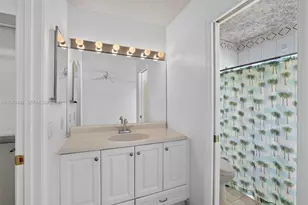 725 NW 49th Ave, Coconut Creek, FL 33063 - Photo 17