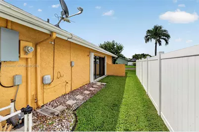 725 NW 49th Ave, Coconut Creek, FL 33063 - Photo 29