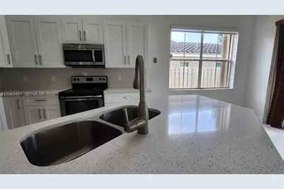 924 Falling Water Rd #924, Weston, FL 33326 - Photo 5