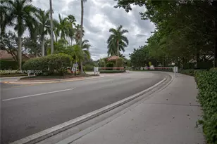 924 Falling Water Rd, Weston, FL 33326 - Photo 23