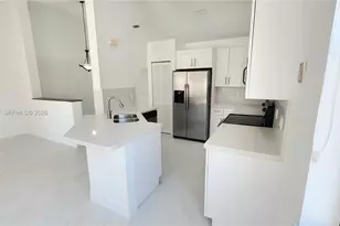 924 Falling Water Rd, Weston, FL 33326 - Photo 5