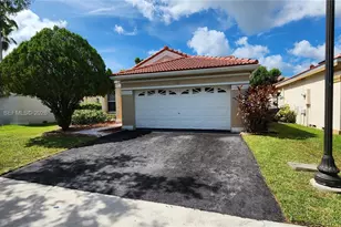 924 Falling Water Rd, Weston, FL 33326 - Photo 1