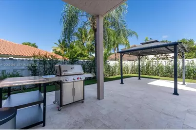 347 Fairmont Rd, Weston, FL 33326 - Photo 35