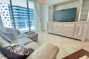 218 SE 14th St, Miami, FL 33131 - Photo 7