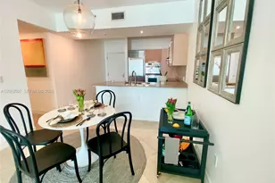 218 SE 14th St, Miami, FL 33131 - Photo 13