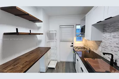 300 74th St #14, Miami Beach, FL 33141 - Photo 1