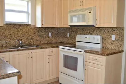 1855 NE 36th Ave #1855, Homestead, FL 33033 - Photo 11