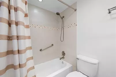 400 Diplomat Pkwy #704, Hallandale Beach, FL 33009 - Photo 7