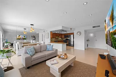 400 Diplomat Pkwy #704, Hallandale Beach, FL 33009 - Photo 3