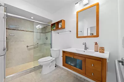 400 Diplomat Pkwy #704, Hallandale Beach, FL 33009 - Photo 5