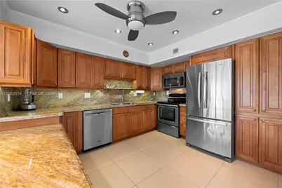 400 Diplomat Pkwy #704, Hallandale Beach, FL 33009 - Photo 15