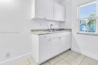711 NE 2nd Ave #202, Fort Lauderdale, FL 33304 - Photo 7