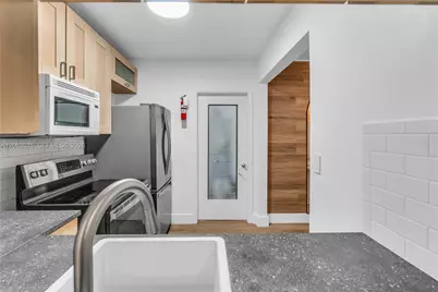 11201 NE 10th Ave #11203, Biscayne Park, FL 33161 - Photo 13