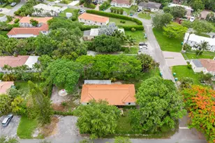11201 NE 10th Ave, Biscayne Park, FL 33161 - Photo 9